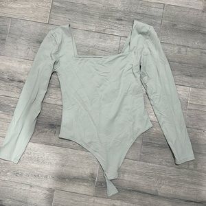 Aritzia Babaton Contour Squareneck Longsleeve Bodysuit
